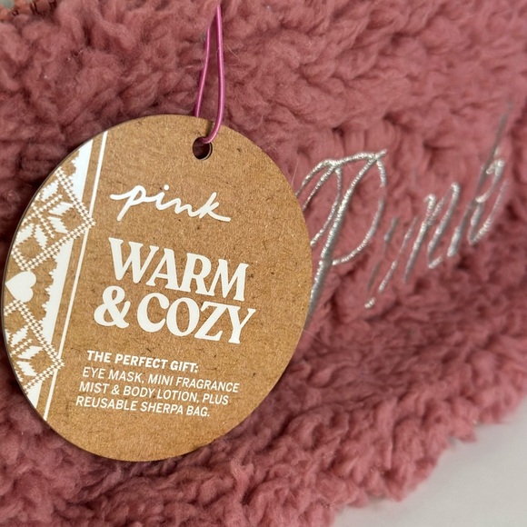 PINK Warm & Cozy Sherpa Fleece Cosmetic Makeup Accessory Storage Bag - Picture 3 of 5